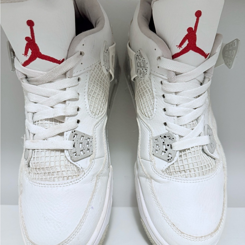 🔥🔥🔥🔥 Nike Air Jordan 4 Retro sneakers in the "White Oreo" colorway.🔥🔥🔥🔥